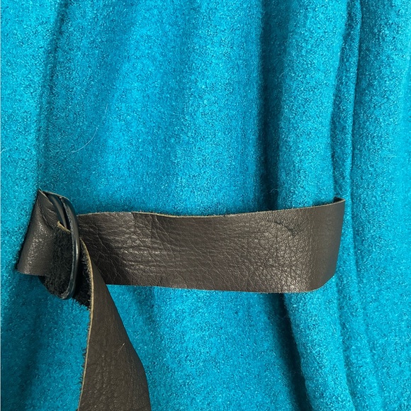 Stylish Teal Coat with Black Accents - Picture 3 of 3